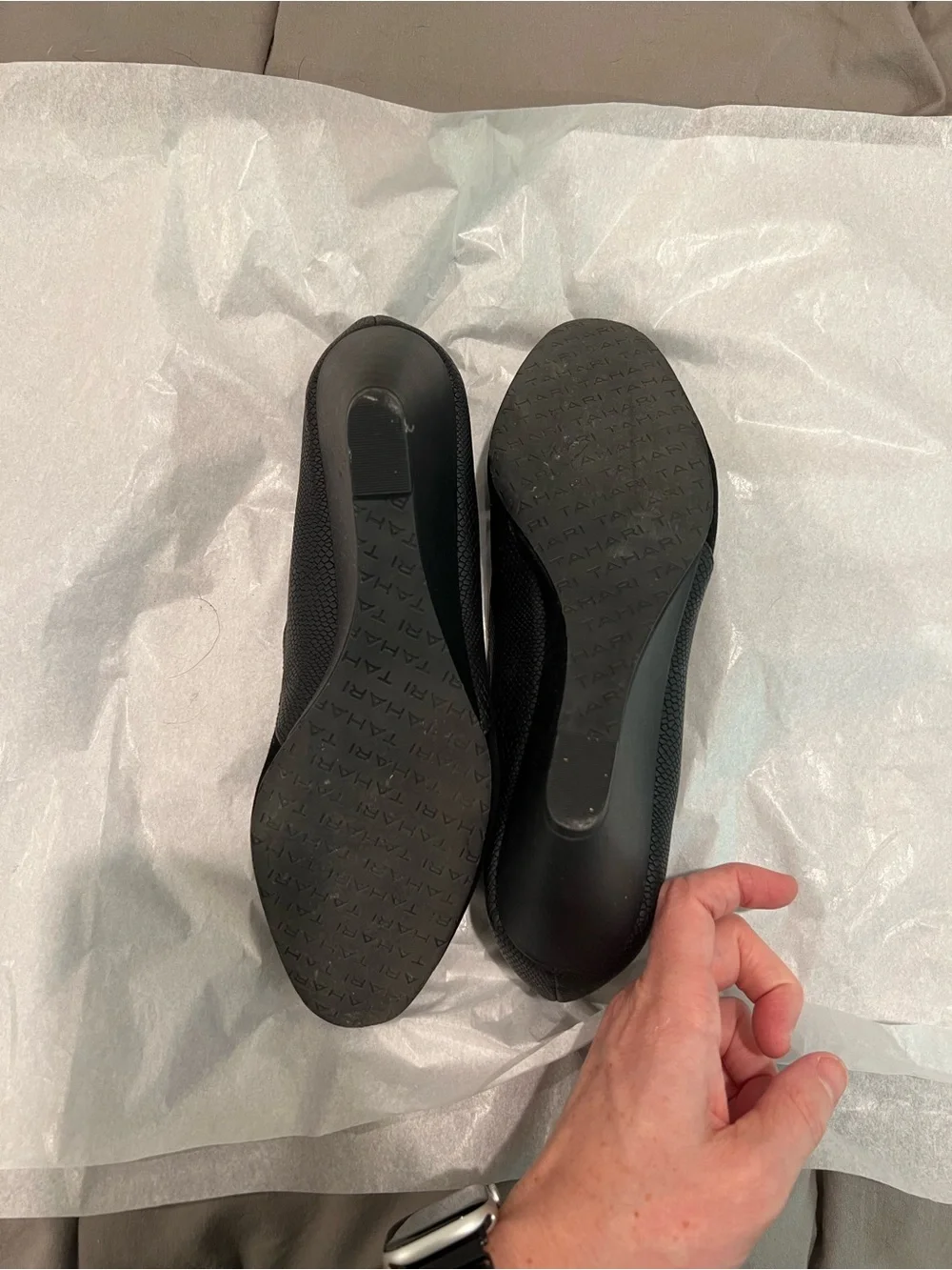 {Tahari}: Black Two-Texture Wedge Heels / 8.5